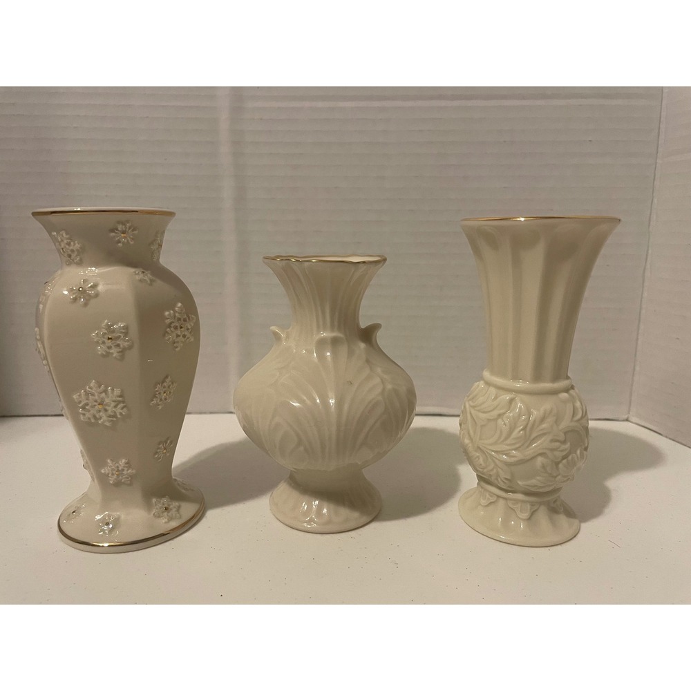 Lenox Ivory Fine China Bud Vase Set of 3 Gold Trim Snowflake Floral 4 1/2" to 5